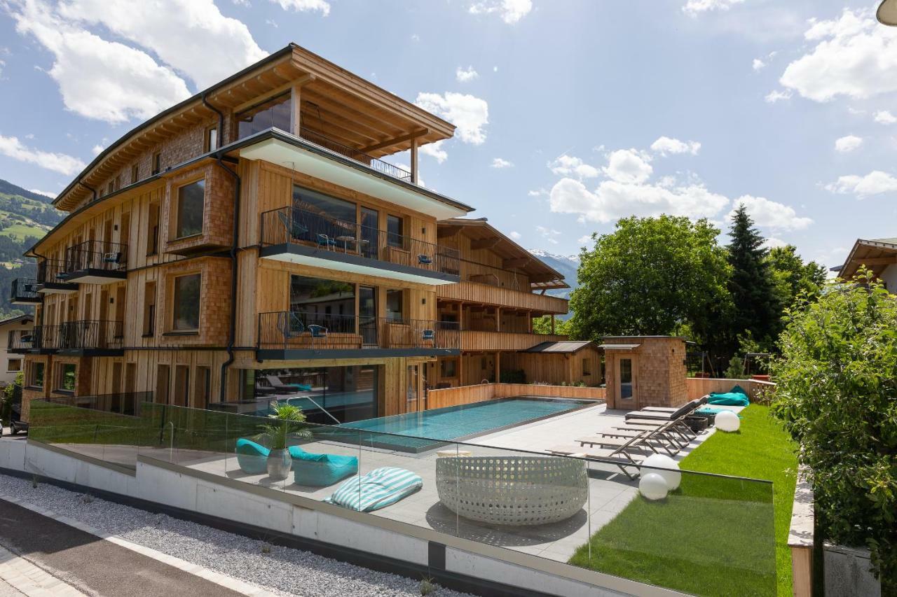 Appartement Zillertal Klee Mit Restaurant Kleementine Рид им Цилертал Екстериор снимка